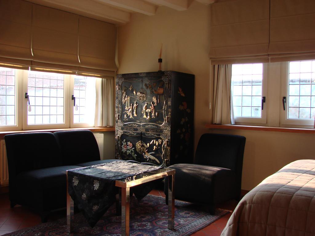 Aparthotel De Beek Anno 1410 シント・トロイデン 部屋 写真